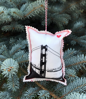 San Francisco Golden Gate Bridge Fabric Ornament - noteify